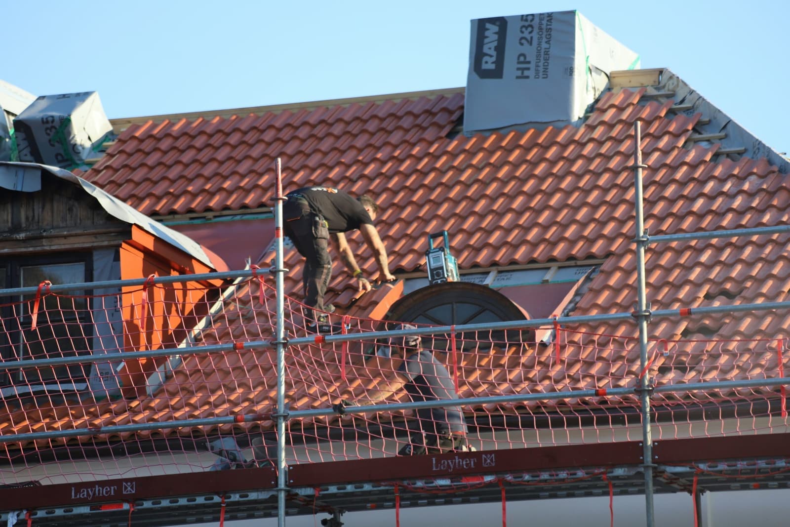 5 Signs Your Roof Needs Replacing (And What to Do About It)